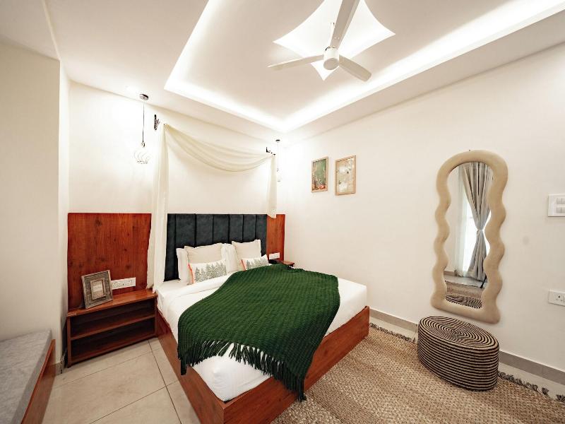 Hummingbird - A Luxury Stay image
