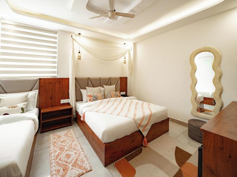 Hummingbird - A Luxury Stay image