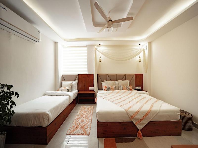 Hummingbird - A Luxury Stay image