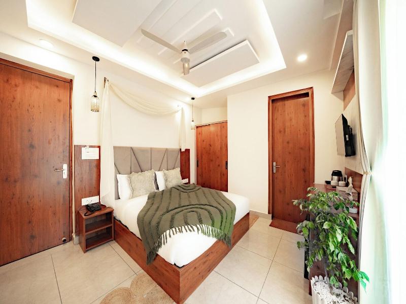Hummingbird - A Luxury Stay image