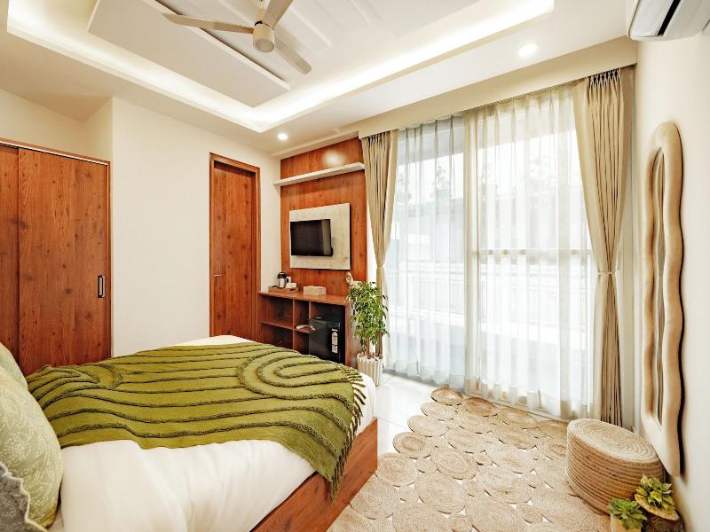 Hummingbird - A Luxury Stay image