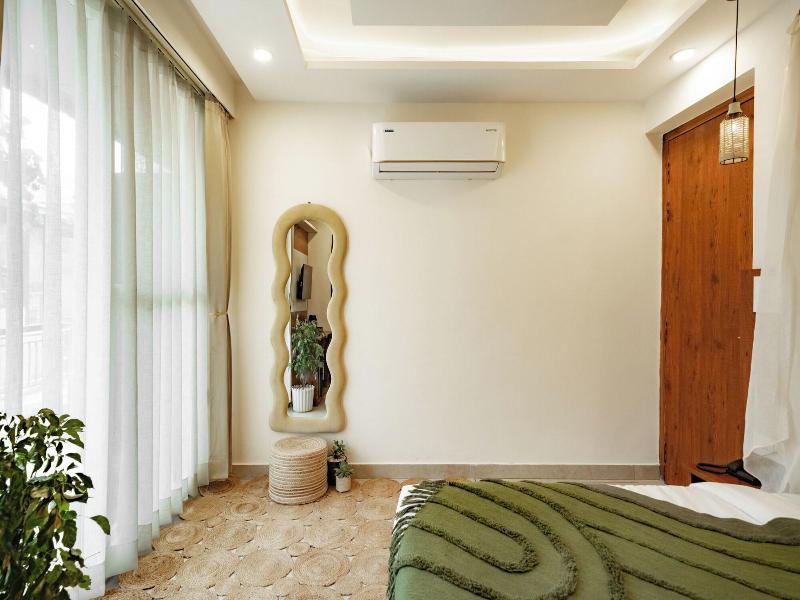 Hummingbird - A Luxury Stay image