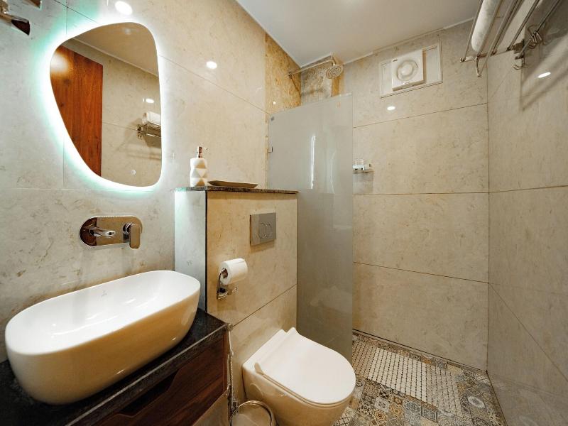 Hummingbird - A Luxury Stay image