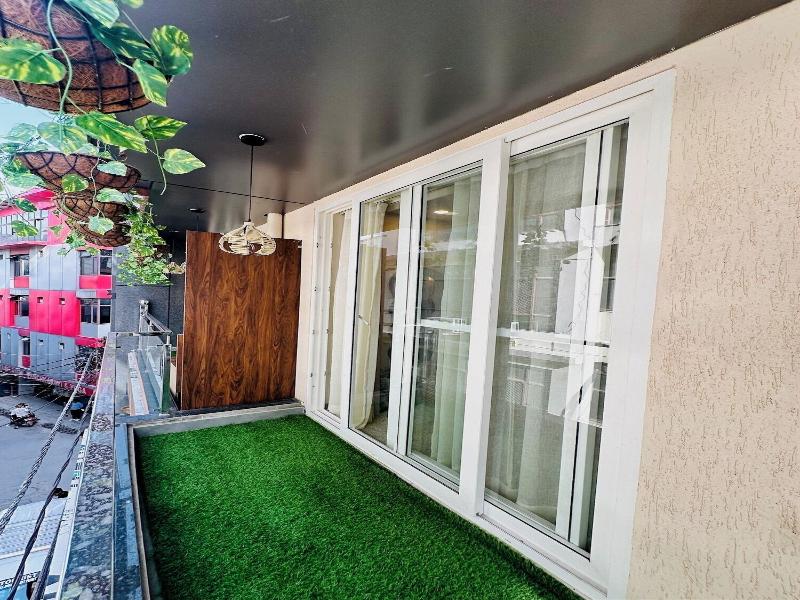 Hummingbird - A Luxury Stay image