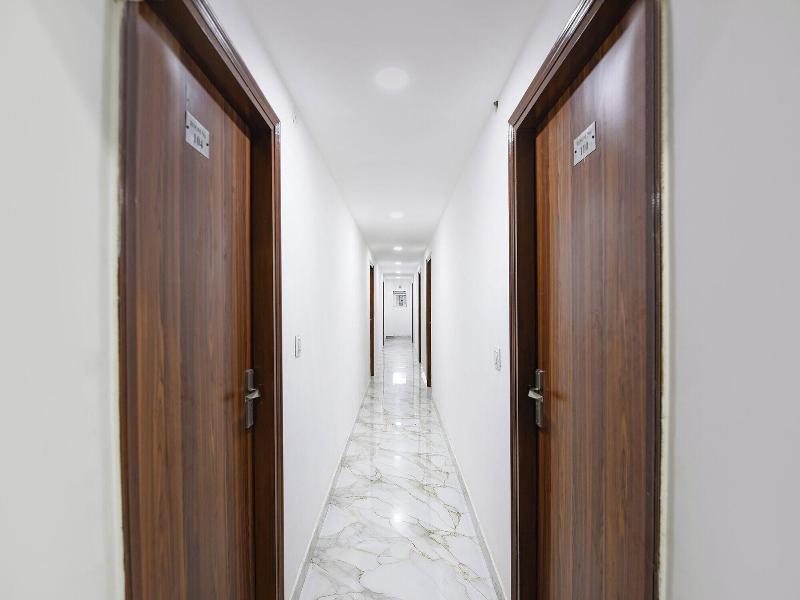 Fabhotel Golden Key Inn image