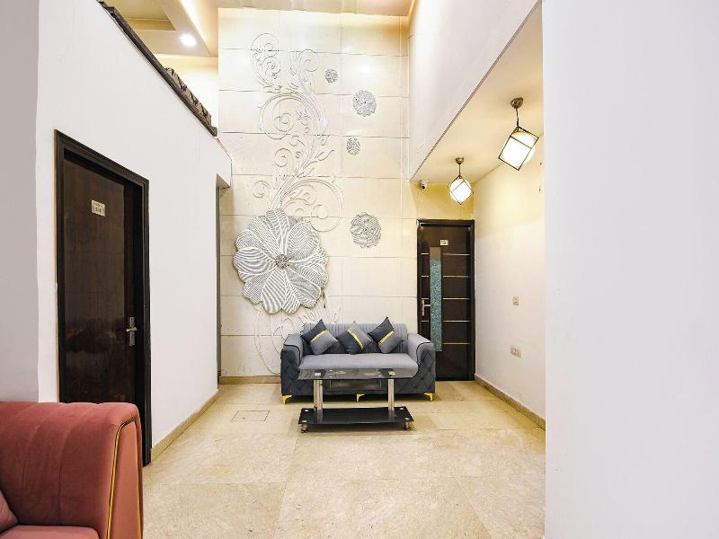 Fabhotel Golden Key Inn image