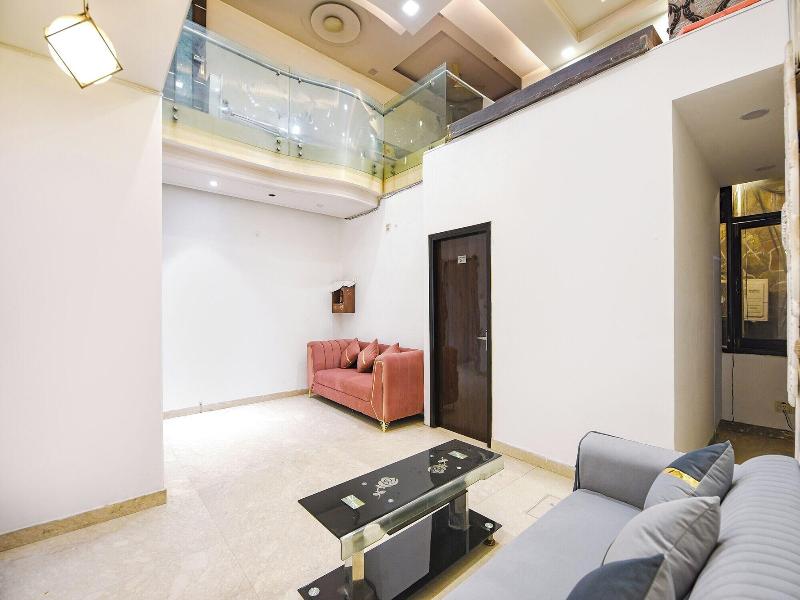 Fabhotel Golden Key Inn image