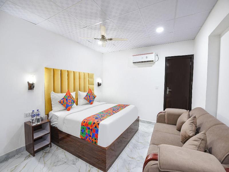 Fabhotel Golden Key Inn image