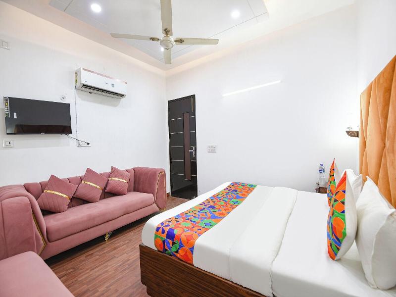 Fabhotel Golden Key Inn image