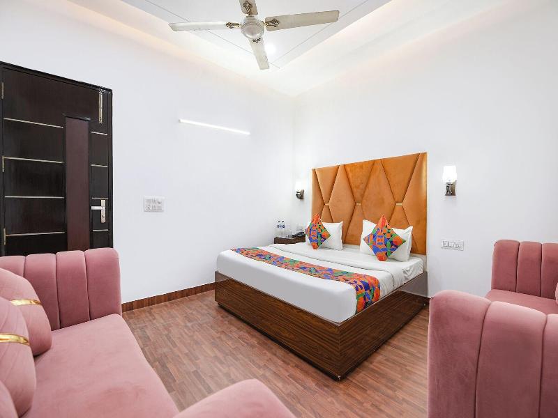 Fabhotel Golden Key Inn image