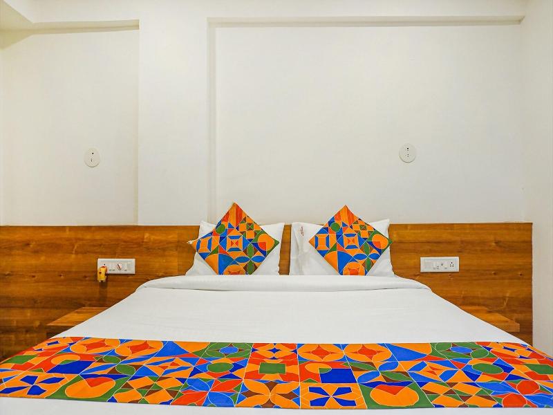 Fabhotel Royal Palace Inn image