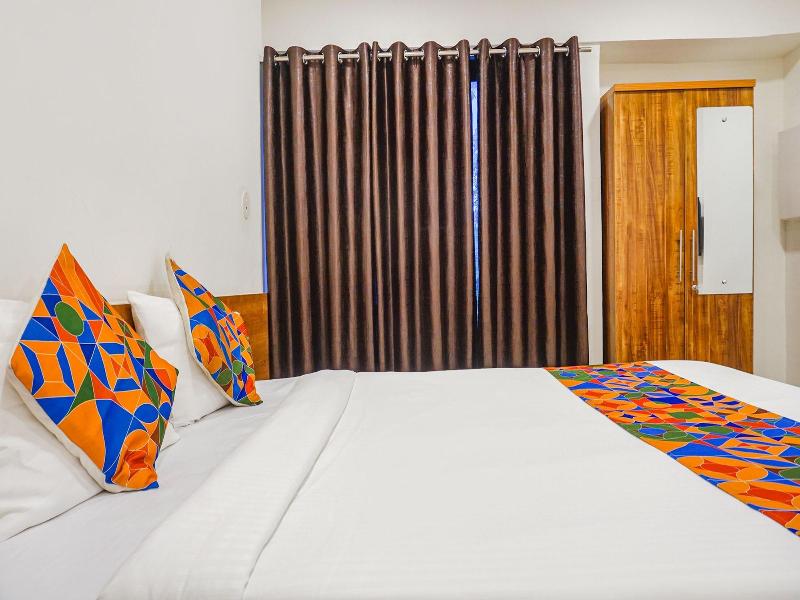 Fabhotel Royal Palace Inn image
