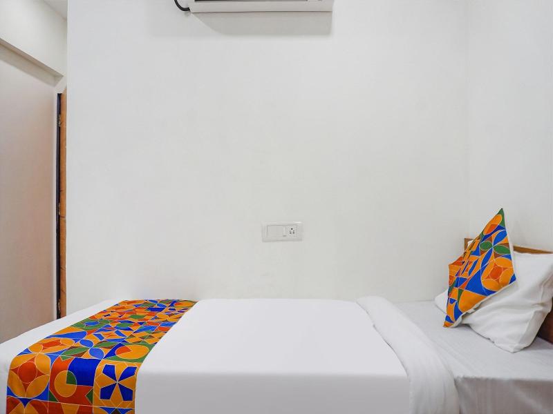 Fabhotel Royal Palace Inn image