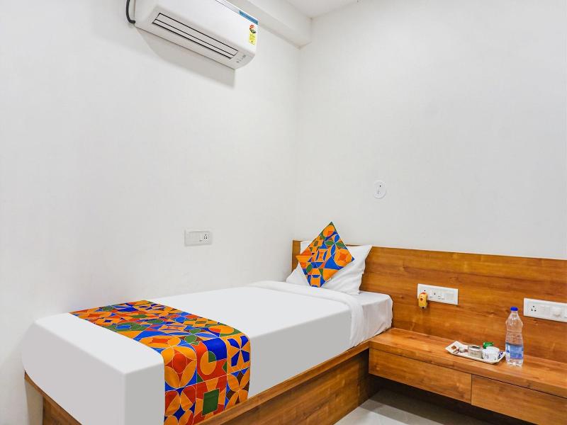 Fabhotel Royal Palace Inn image