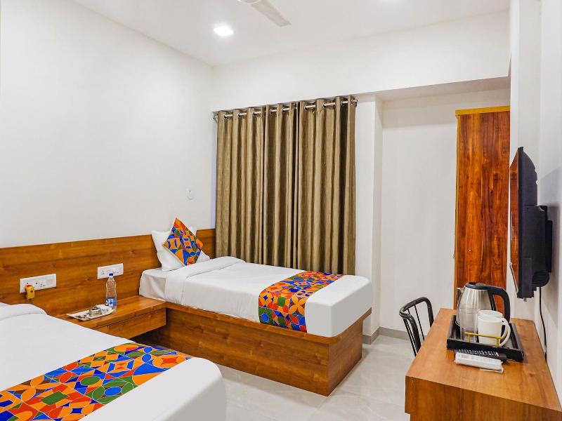 Fabhotel Royal Palace Inn image