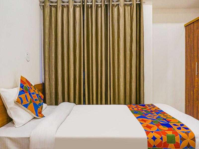 Fabhotel Royal Palace Inn image