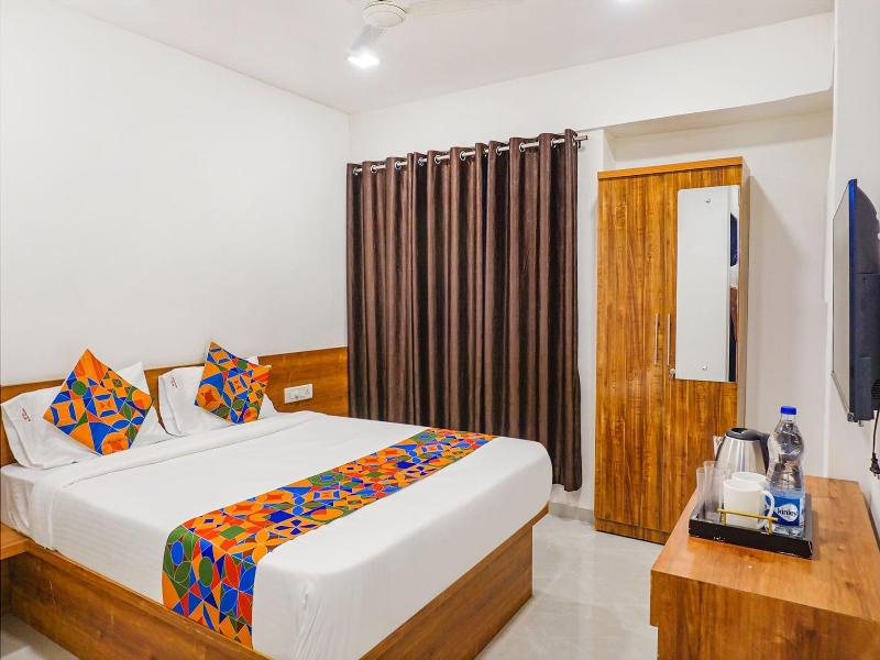 Fabhotel Royal Palace Inn image