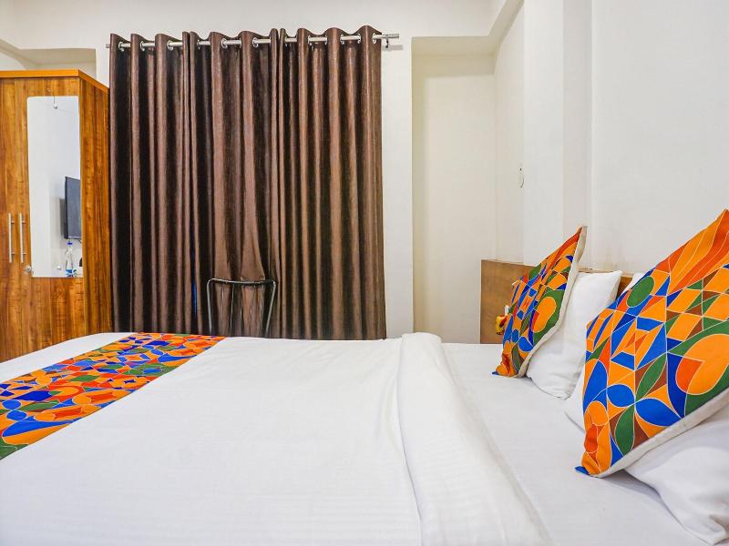 Fabhotel Royal Palace Inn image
