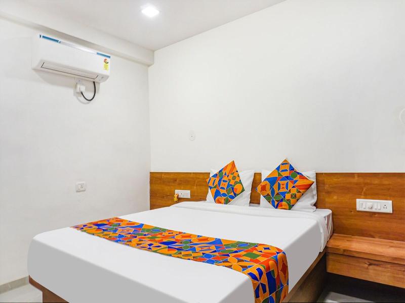 Fabhotel Royal Palace Inn image