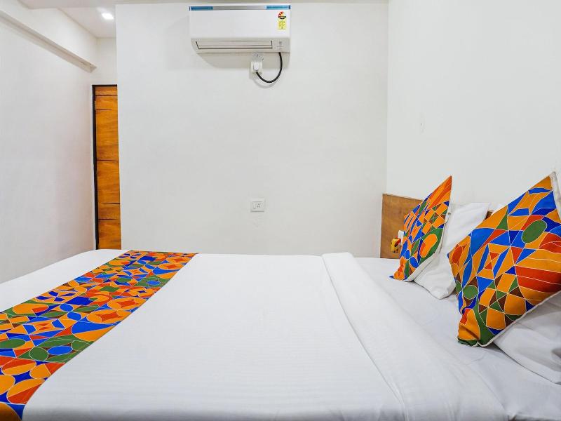 Fabhotel Royal Palace Inn image