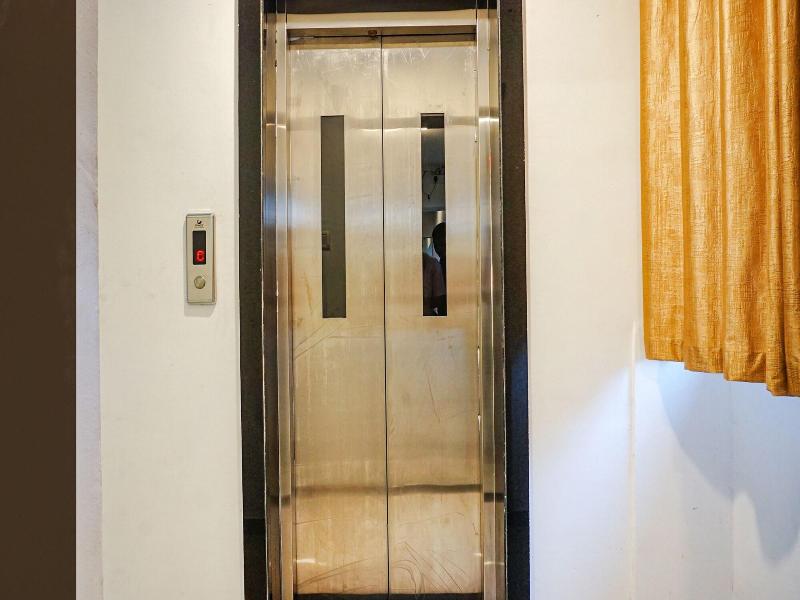 Fabhotel Royal Palace Inn image