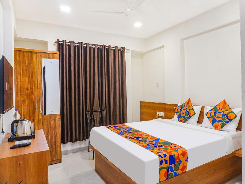 Fabhotel Royal Palace Inn image