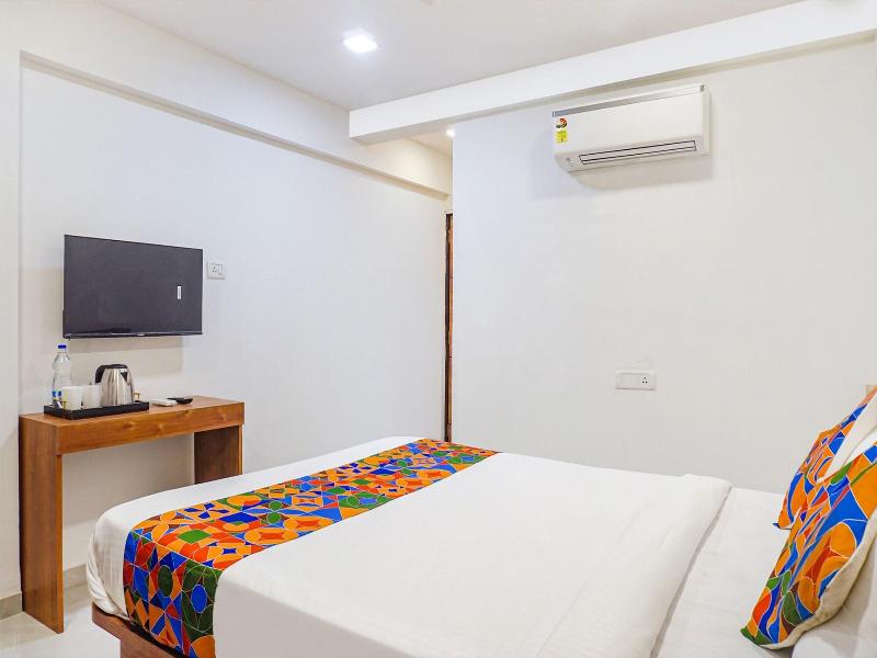 Fabhotel Royal Palace Inn image