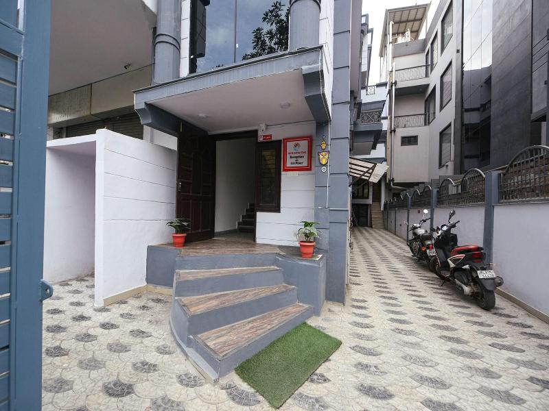 Fabhotel Silver Stone image