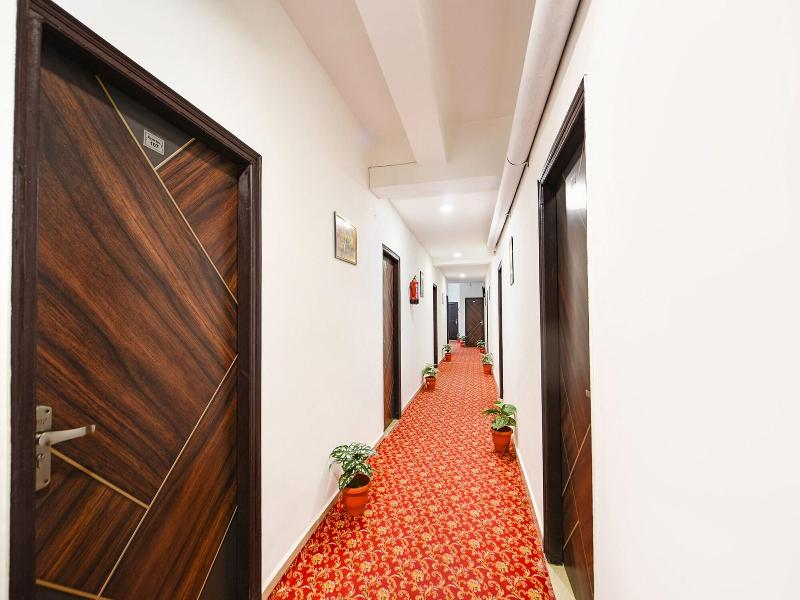 Fabhotel Silver Stone image