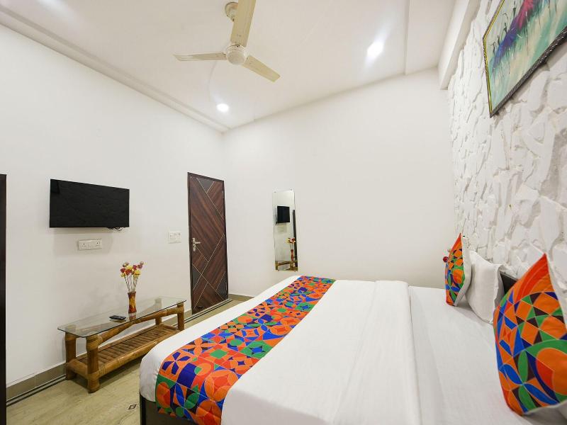 Fabhotel Silver Stone image