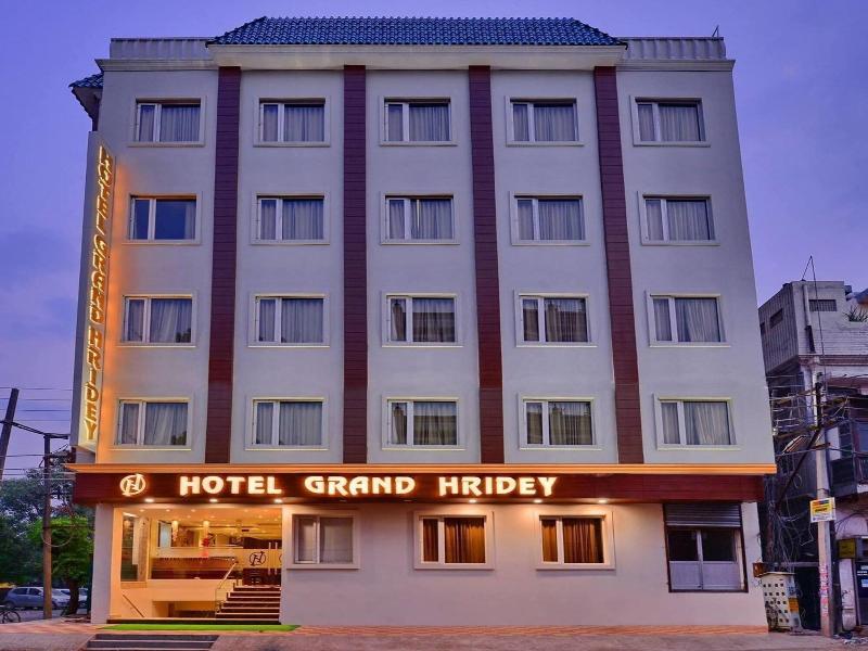 Grand Hridey 1 Minute From Railway Station - Amr