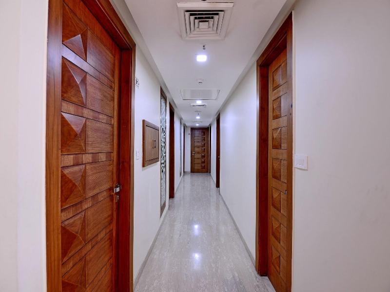 Grand Hridey 1 Minute From Railway Station - Amr