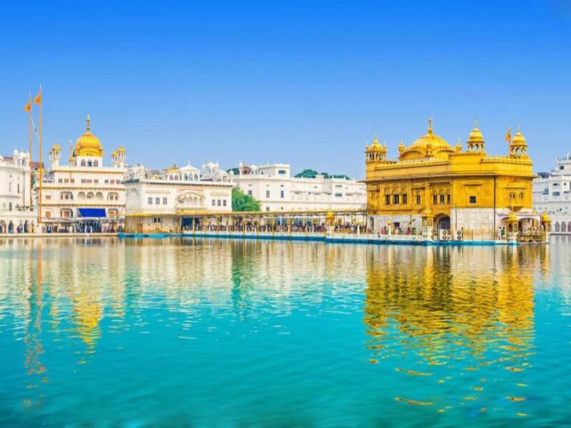 Grand Hridey 1 Minute From Railway Station - Amr