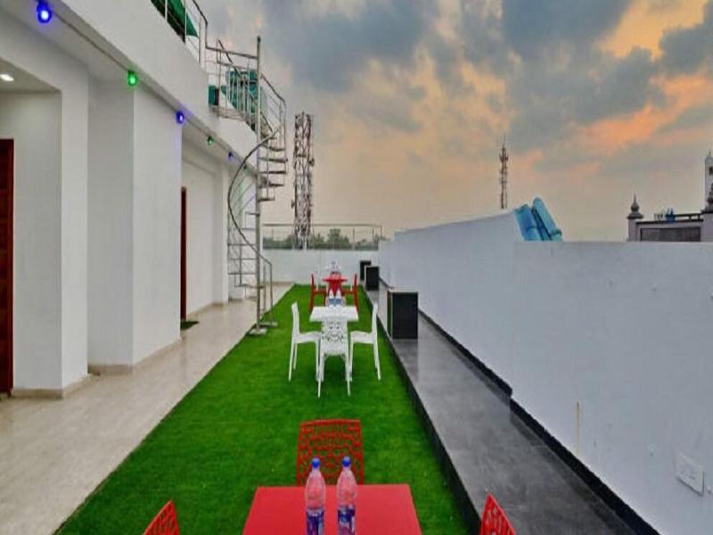Grand Hridey 1 Minute From Railway Station - Amr