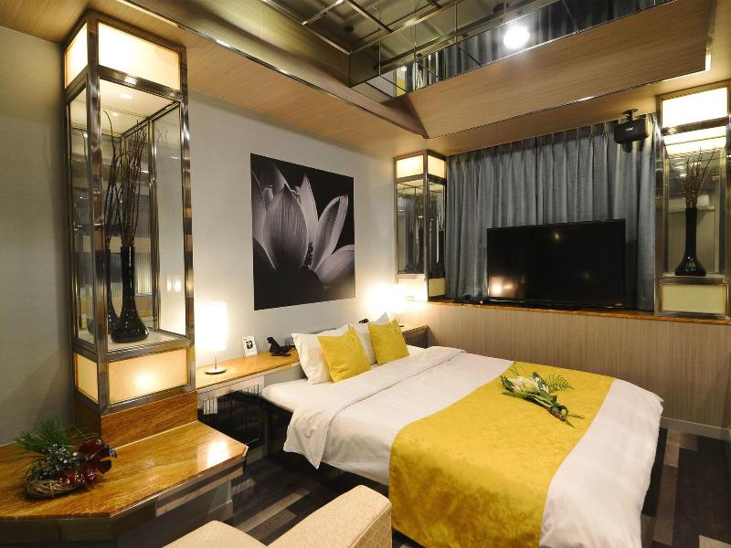 Hotel Chant - Adults Only image