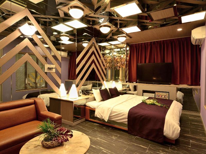 Hotel Chant - Adults Only image