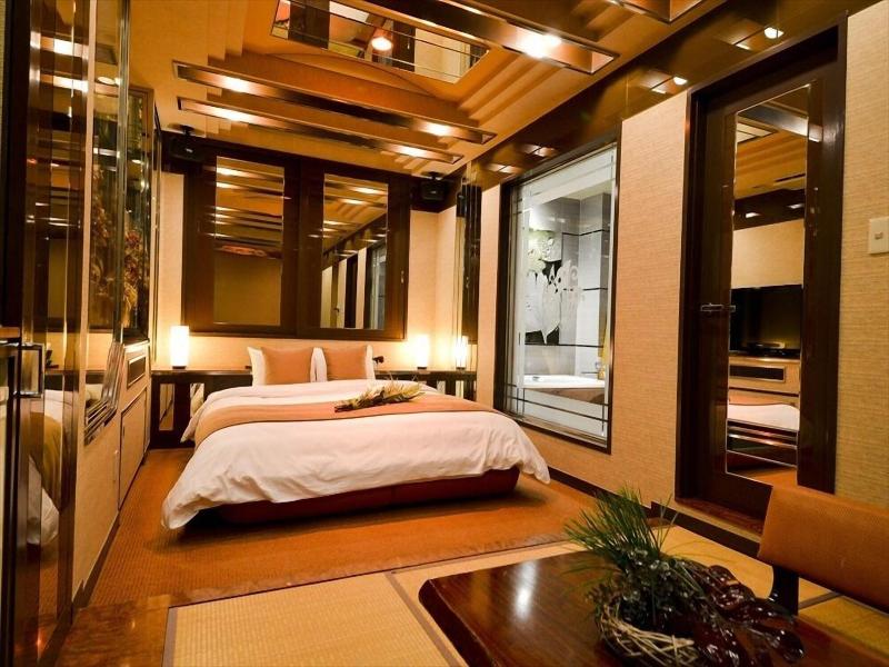 Hotel Chant - Adults Only image