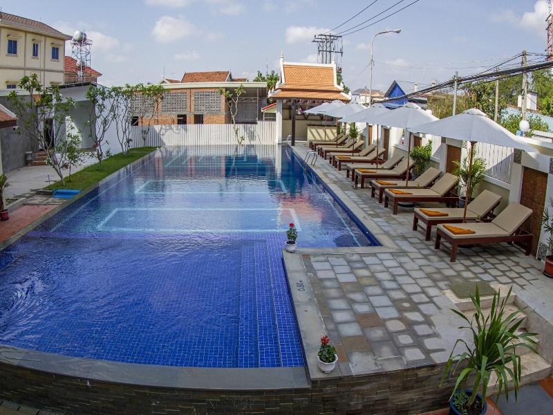 Kampong Thom Palace Hotel — exterior view