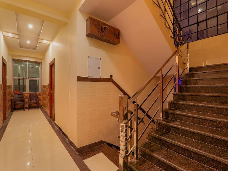 Fabhotel Shree Galaxy — view