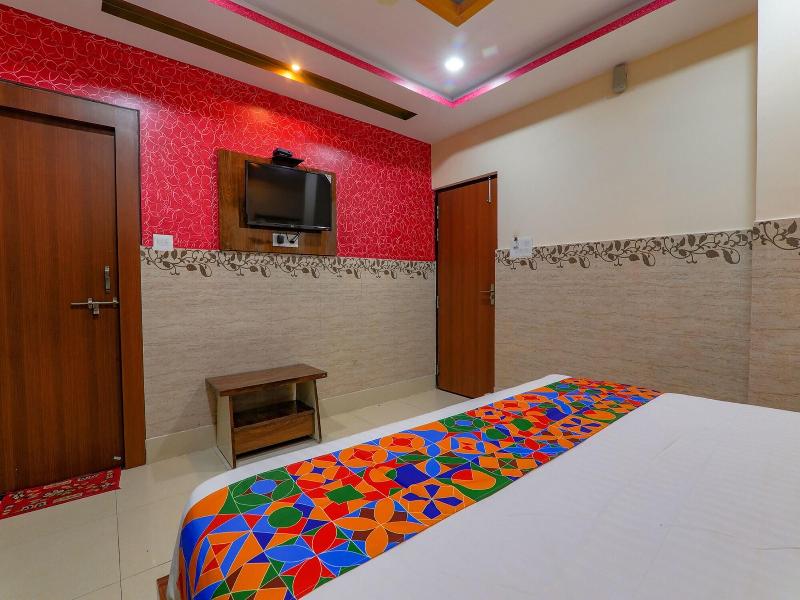 Fabhotel Shree Galaxy — exterior view