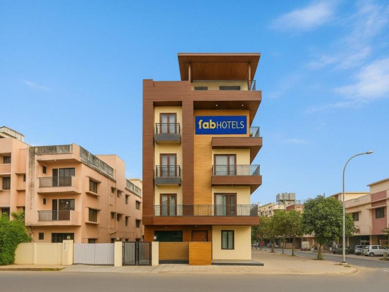 Fabhotel F9 Sector 19 image
