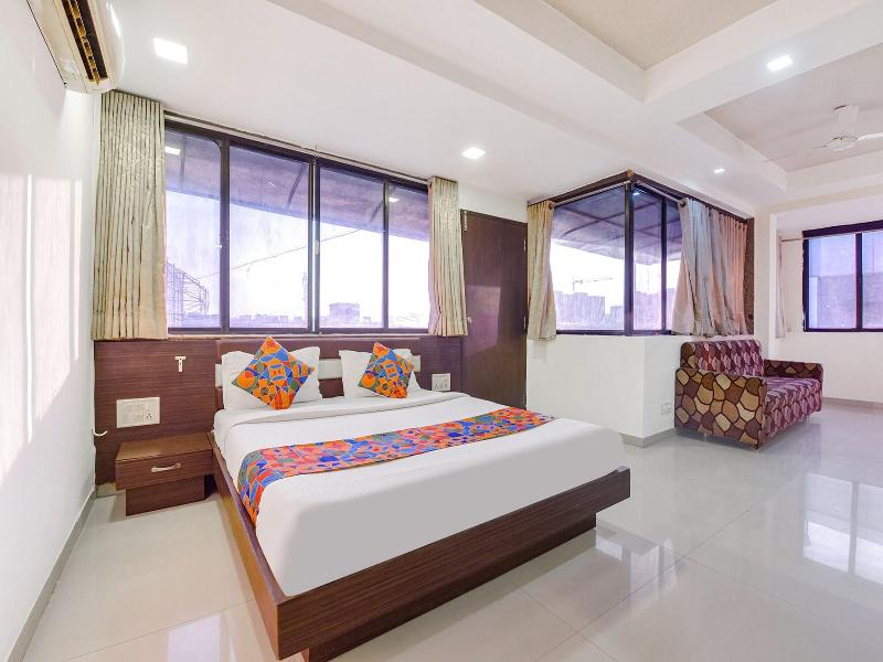Fabhotel Skyland image
