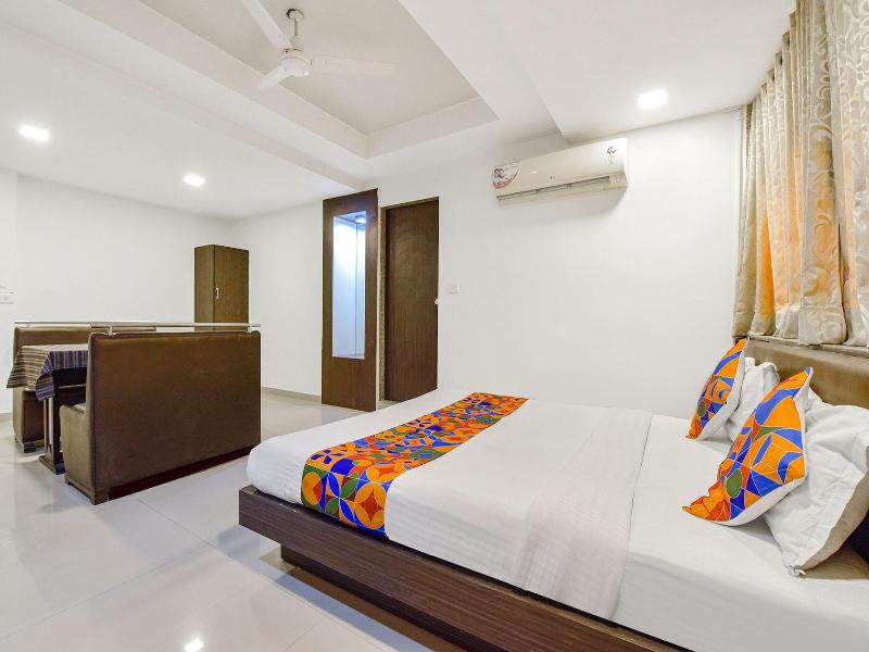 Fabhotel Skyland image