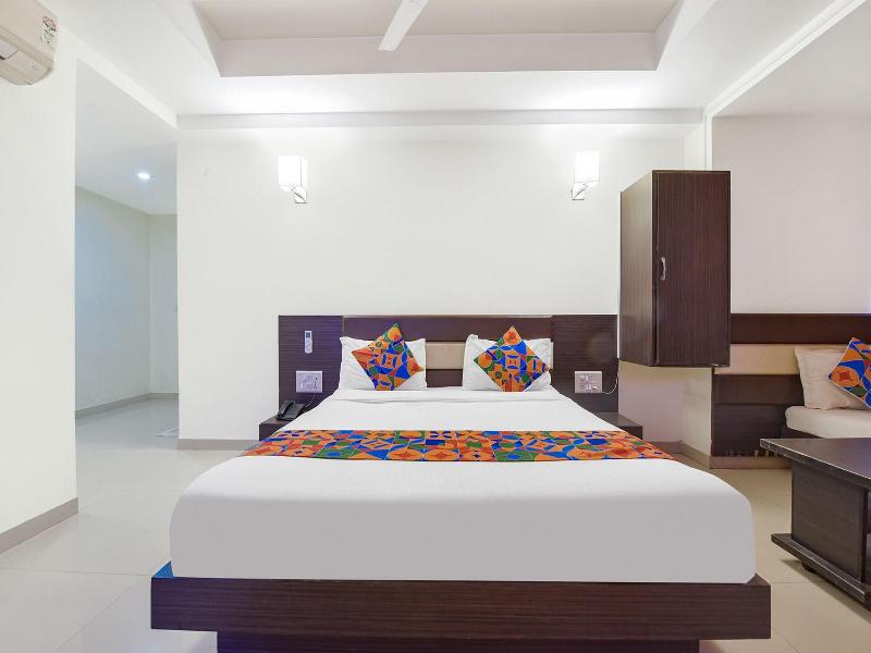 Fabhotel Skyland image