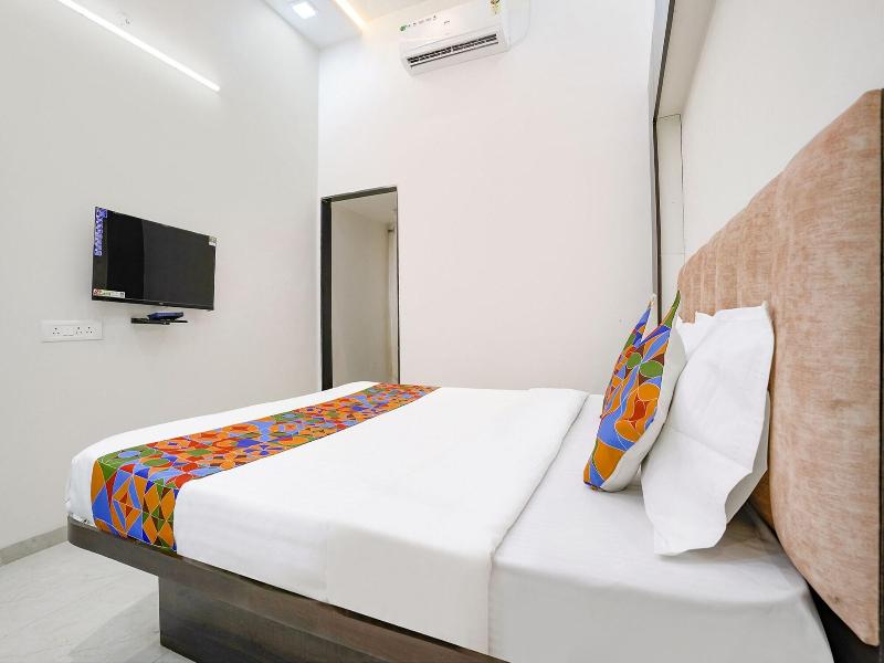 Fabhotel Saroj Inn image