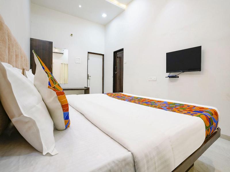 Fabhotel Saroj Inn image