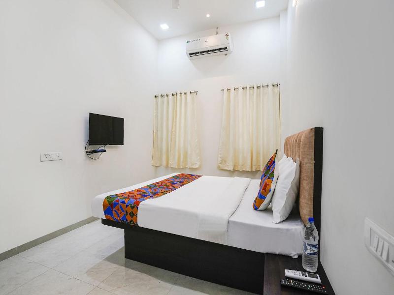 Fabhotel Saroj Inn image