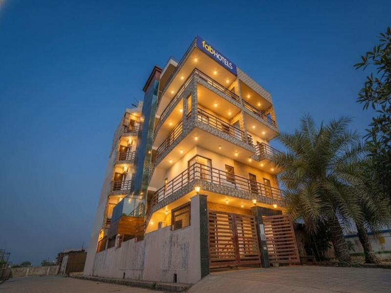 Fabhotel The Horizon image