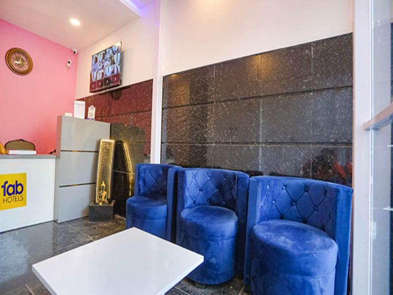 Fabhotel F9 Noida Sector 27 image