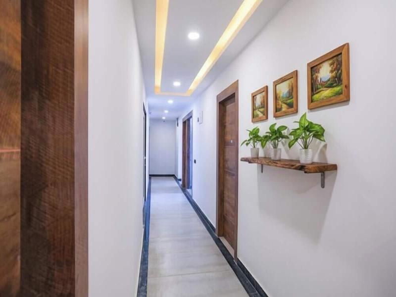 Fabhotel F9 Noida Sector 27 image